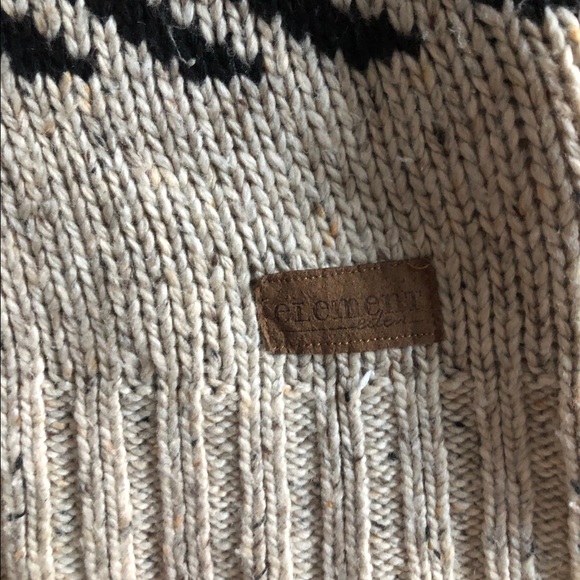 Southwestern Sweater - Picture 4 of 6